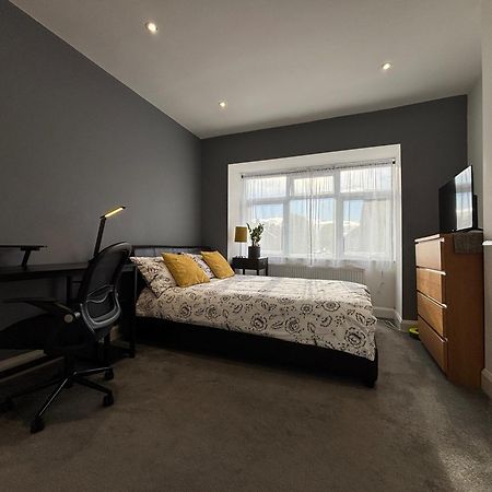 Entire House Floor Perfect For Couples & Freelancers - Available For Single Too Hotel London Ngoại thất bức ảnh