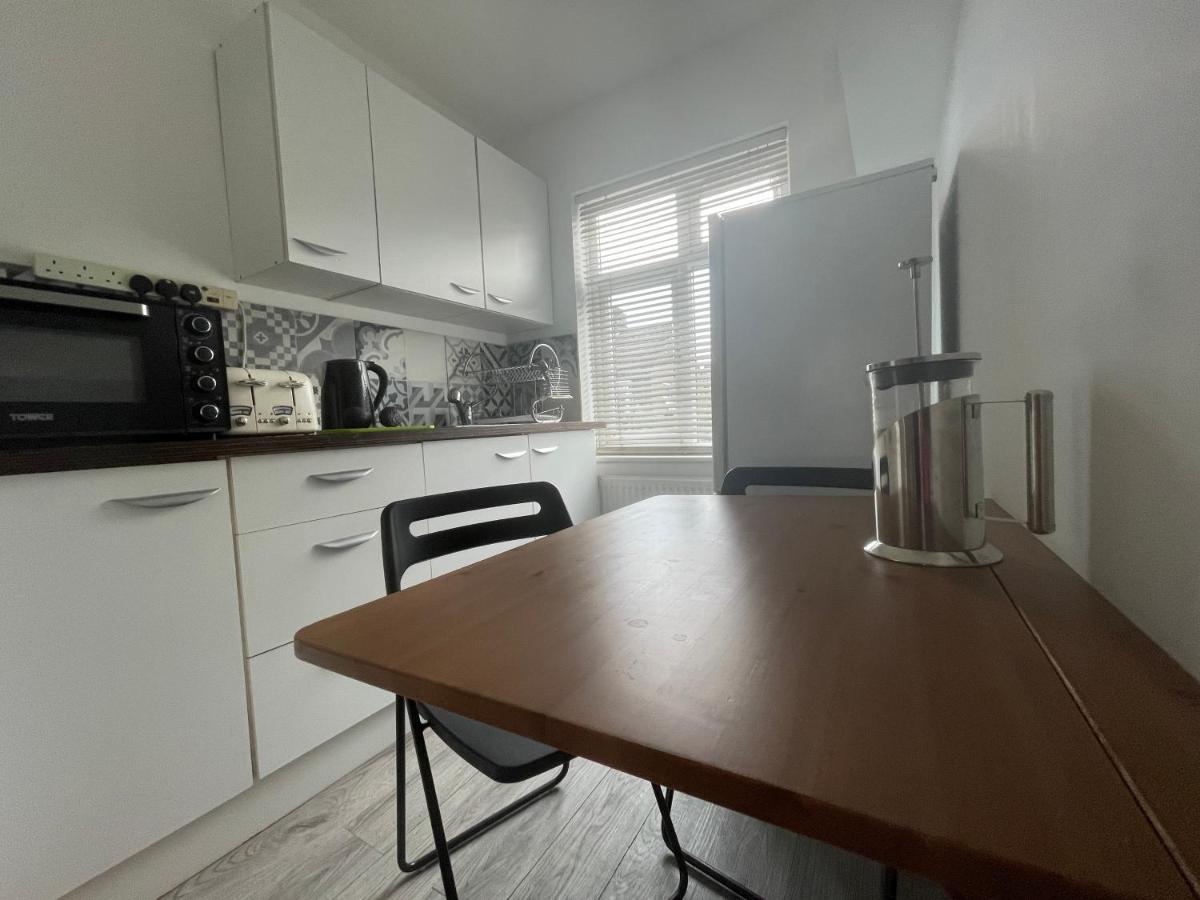 Entire House Floor Perfect For Couples & Freelancers - Available For Single Too Hotel London Ngoại thất bức ảnh