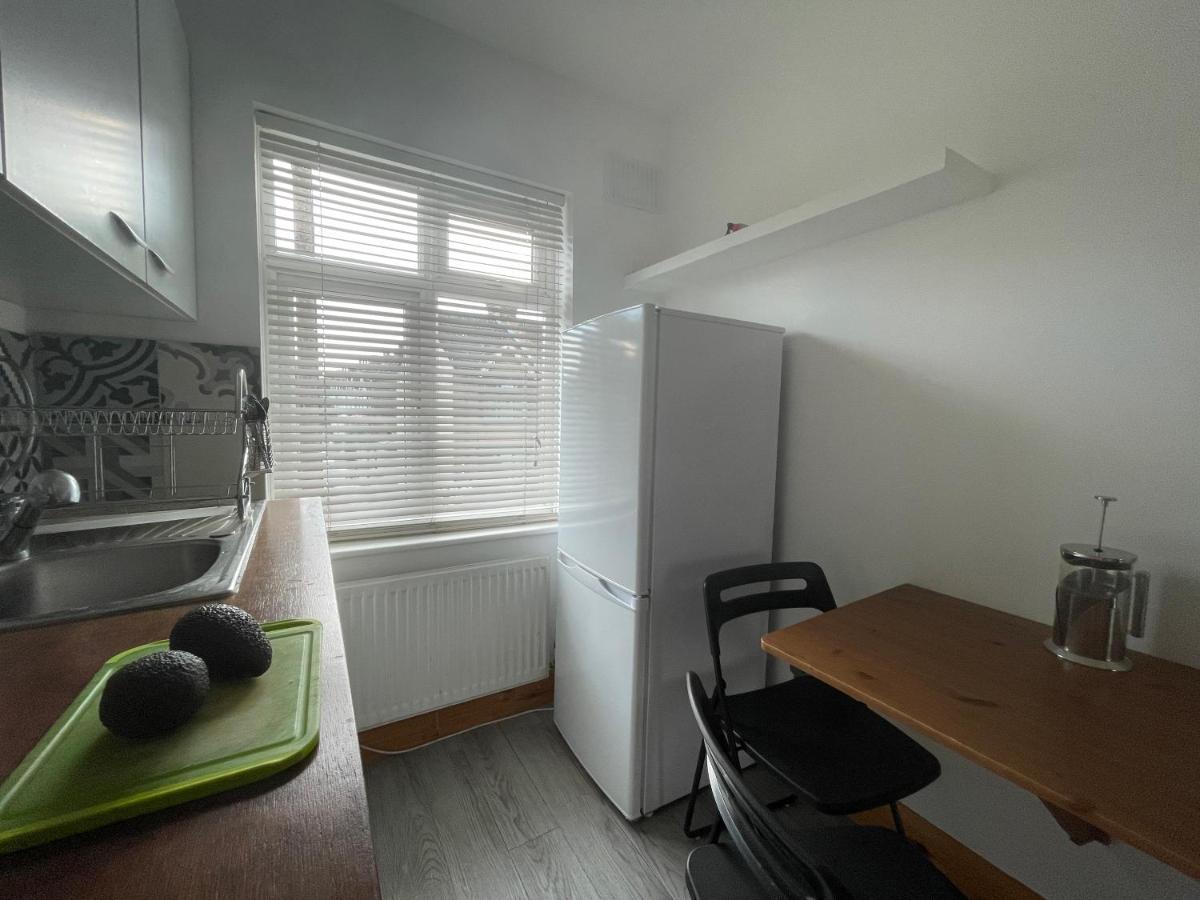 Entire House Floor Perfect For Couples & Freelancers - Available For Single Too Hotel London Ngoại thất bức ảnh