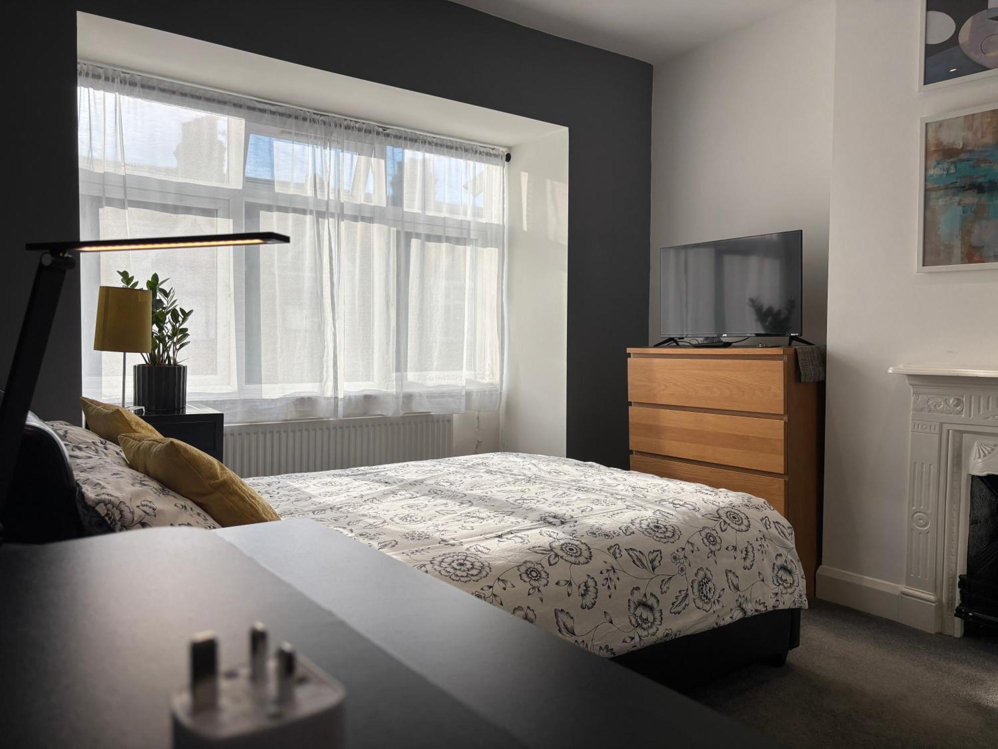 Entire House Floor Perfect For Couples & Freelancers - Available For Single Too Hotel London Ngoại thất bức ảnh