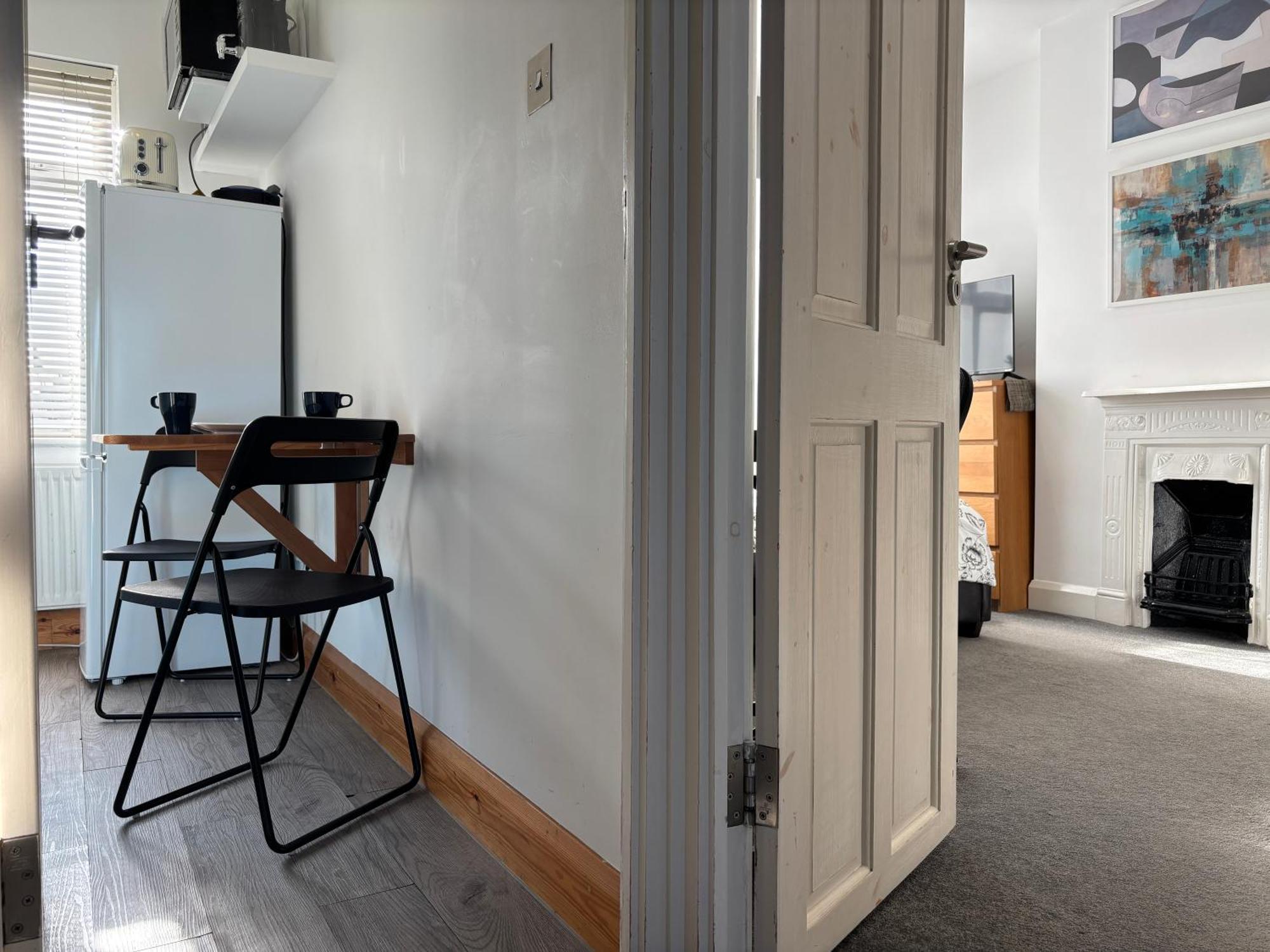 Entire House Floor Perfect For Couples & Freelancers - Available For Single Too Hotel London Ngoại thất bức ảnh